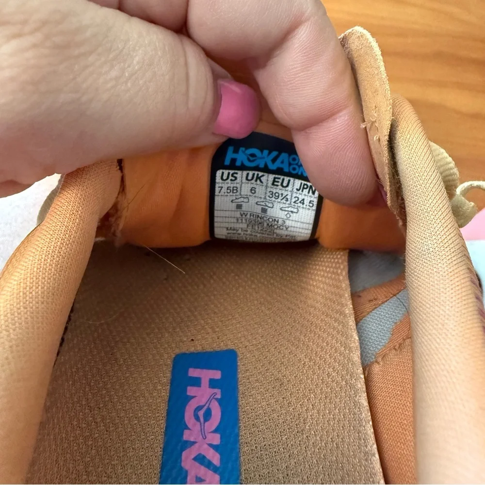 Hoka Women’s Rincon 3 Running Workout Athletic Shoes 7.5B Orange Pink‎ Blue